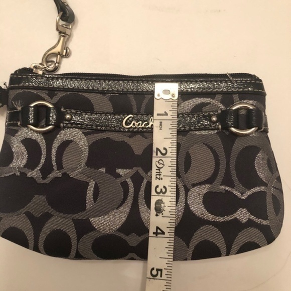 Coach blue silver optic wristband clutch bag - Picture 2 of 8